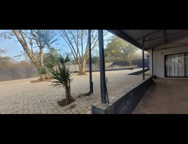 1,582M² LODGE FOR SALE IN MAKHADO